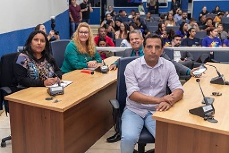     Vereadores debatem autismo e deliberam sobre repasse para construção de Centro Multidisciplinar