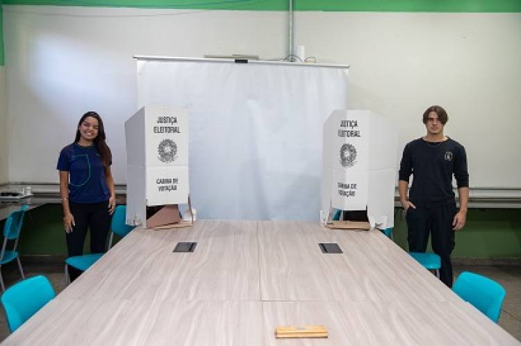 Estudantes vão às urnas para eleger jovens vereadores