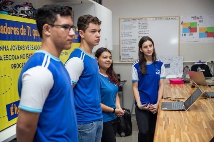 Estudantes vão às urnas para eleger jovens vereadores