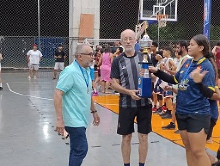 Dom Aquino leva o título e a Escola Municipal Parque São Carlos fica com o vice campeonato de basquete feminino JET'S 2025