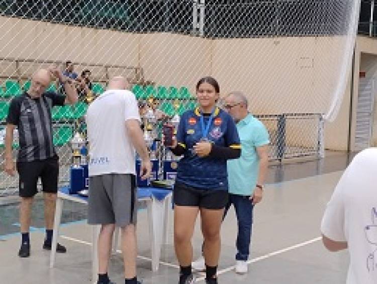Dom Aquino leva o título e a Escola Municipal Parque São Carlos fica com o vice campeonato de basquete feminino JET'S 2025