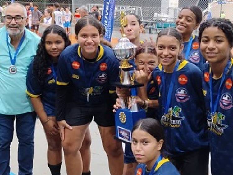 Dom Aquino leva o título e a Escola Municipal Parque São Carlos fica com o vice campeonato de basquete feminino JET'S 2025