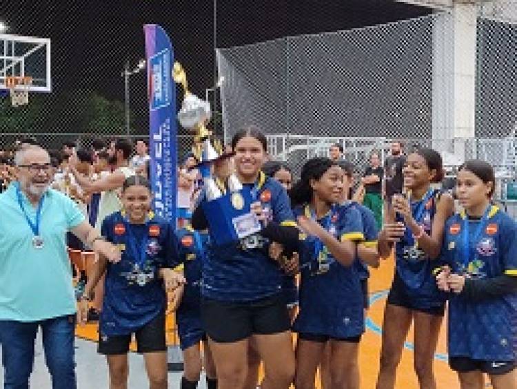 Dom Aquino leva o título e a Escola Municipal Parque São Carlos fica com o vice campeonato de basquete feminino JET'S 2025