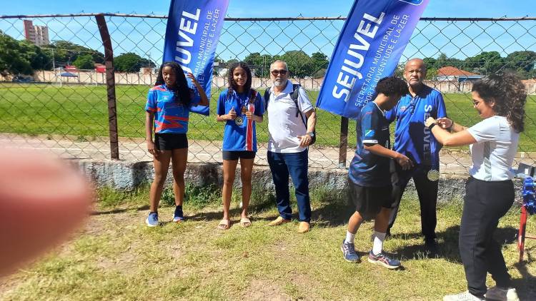 A Escola Municipal Parque São Carlos conquista terceiro lugar no JETs  2025 na modalidade de atletismo.