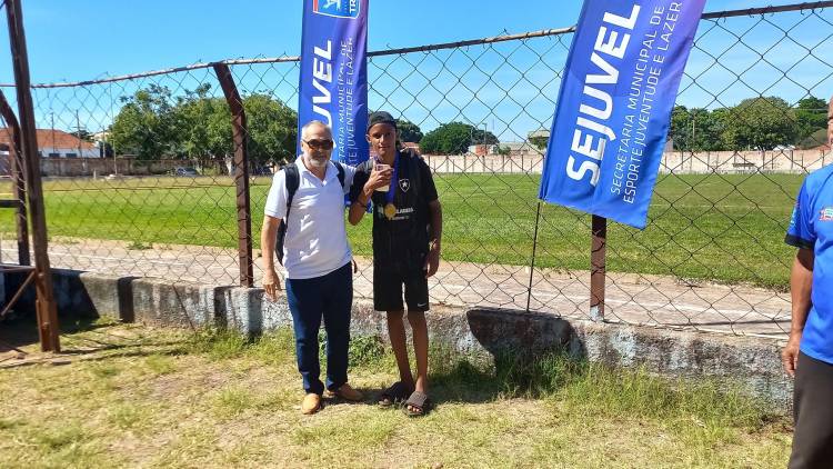 A Escola Municipal Parque São Carlos conquista terceiro lugar no JETs  2025 na modalidade de atletismo.