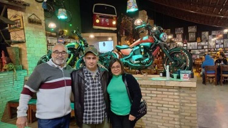 Estudantes da E.M.P. São Carlos comemoram resultados conquistados no JET's com Rodizio de Pizza,