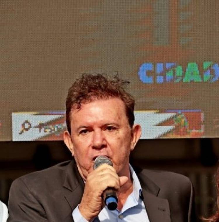 Desfile Cívico de 110 anos de TL é marcado por anúncios de investimentos e participação popular