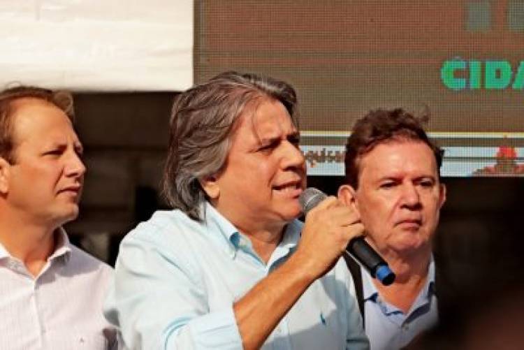 Desfile Cívico de 110 anos de TL é marcado por anúncios de investimentos e participação popular