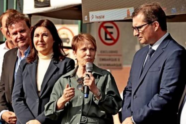 Desfile Cívico de 110 anos de TL é marcado por anúncios de investimentos e participação popular