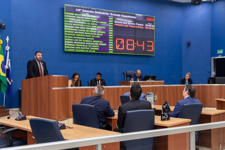 Vereadores apresentam projetos de transparência nas listas de espera na saúde e educação