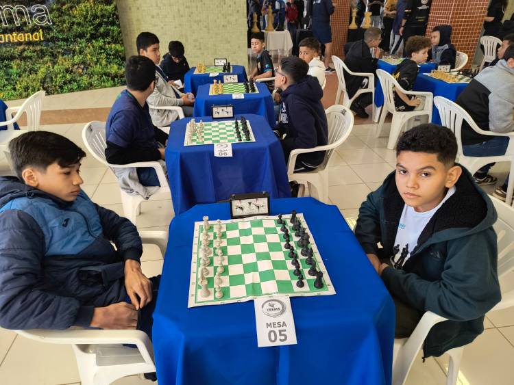 Xadrez escolar de Três Lagoas é campeão geral do Circuito Estadual de Xadrez Escolar