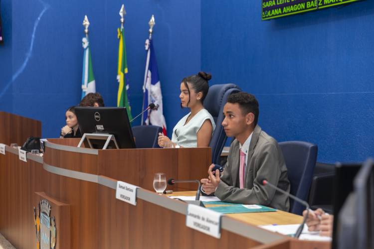 Jovens vereadores apresentam PLs visando diagnóstico tardio do autismo e combate ao cyberbullying