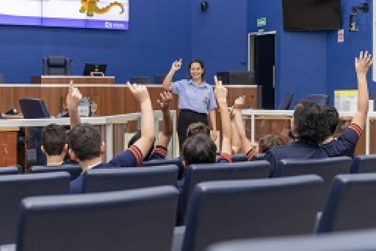 Câmara recebe alunos da escola Exitus no projeto Visita Guiada