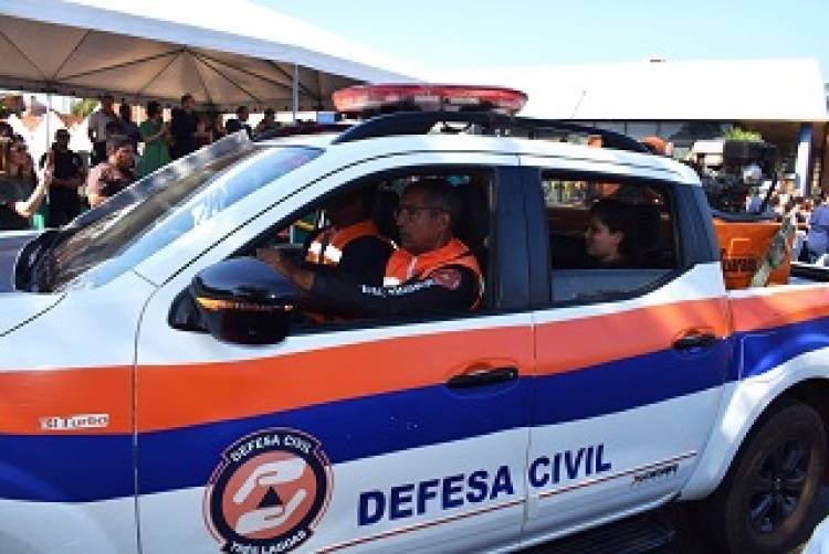Defesa Civil foi o destaque do Desfile de 7 de setembro na Circular da Lagoa 