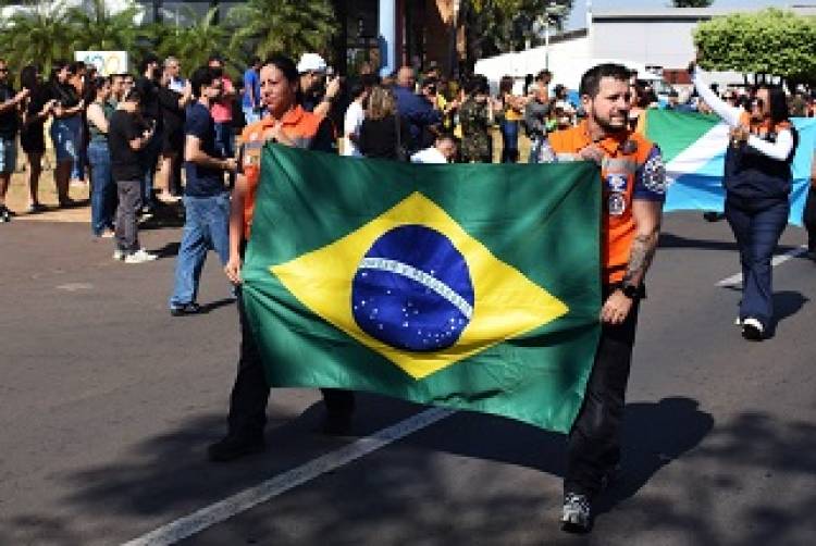 Defesa Civil foi o destaque do Desfile de 7 de setembro na Circular da Lagoa 