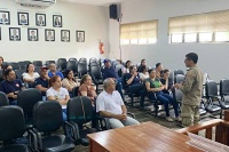 Defesa Civil promove treinamento de primeiros socorros em parceria com o Corpo de Bombeiros