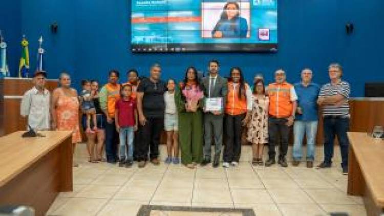 Pessoas que prestam serviços voluntários e solidários são homenageadas pela Câmara de Três Lagoas