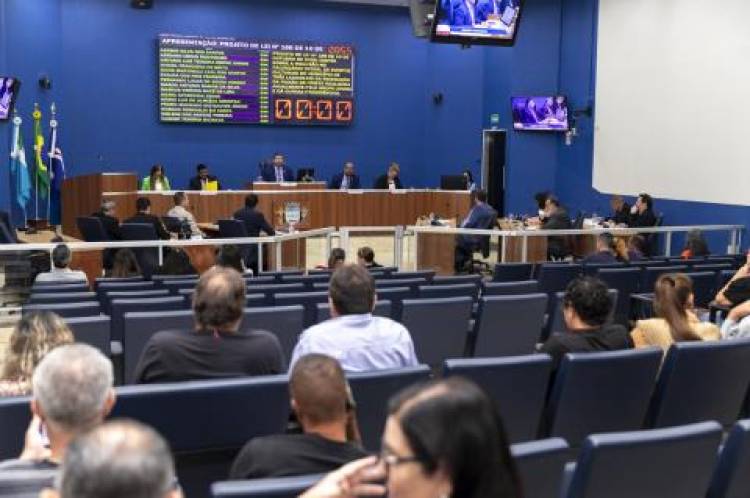 Vereadores aprovam retomada de área e instituem logomarca oficial da Câmara