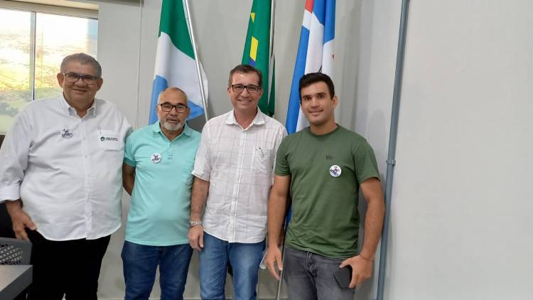Prefeito Dr. Cassiano Maia recebe diretoria da UTAM e presidentes de Associações de bairros
