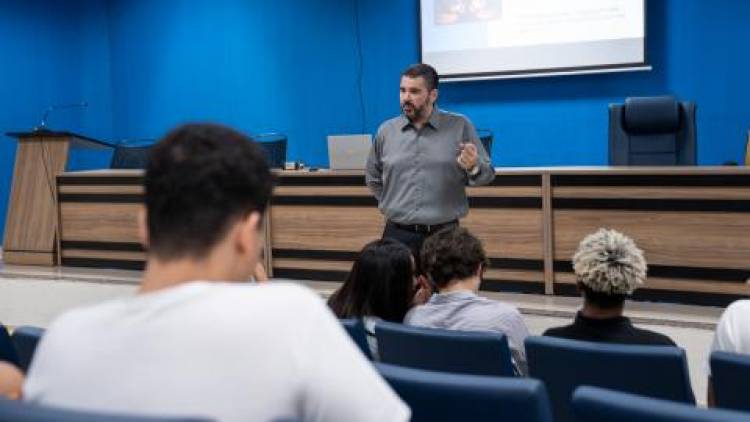 Eletres oferece curso de oratória para os jovens vereadores