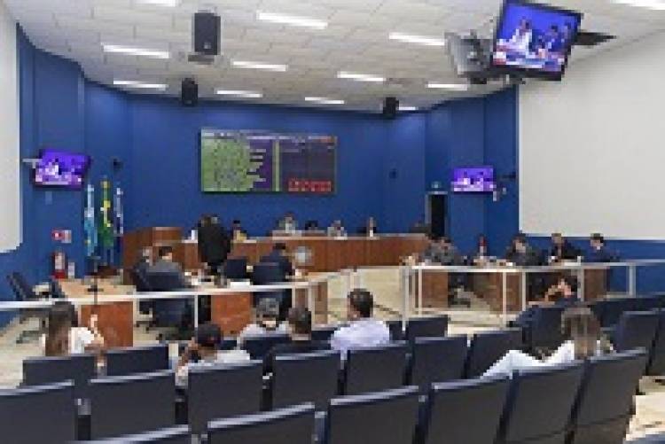 VEREADORES ENCERRAM PERÍODO LEGISLATIVO COM SESSÃO EXTRAORDINÁRIA E MUITAS APROVAÇÕES