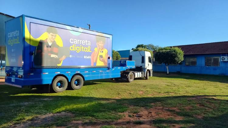 Carreta Digital do Gov BR chega a TL com apoio da Prefeitura e deve capacitar cerca de mil alunos em tecnologia 
