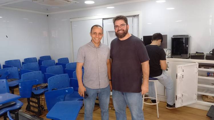 Carreta Digital do Gov BR chega a TL com apoio da Prefeitura e deve capacitar cerca de mil alunos em tecnologia 