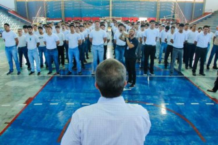 Prefeito participa da cerimônia de juramento à Bandeira Nacional e entrega de certificados de dispensa militar