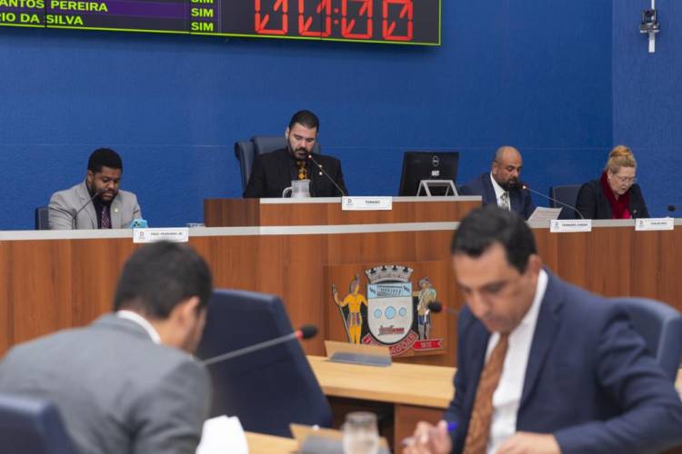VEREADORES APROVAM REAJUSTE DE SERVIDORES E CONSCIENTIZAÇÃO SOBRE CIGARRO ELETRÔNICO EM ESCOLAS
