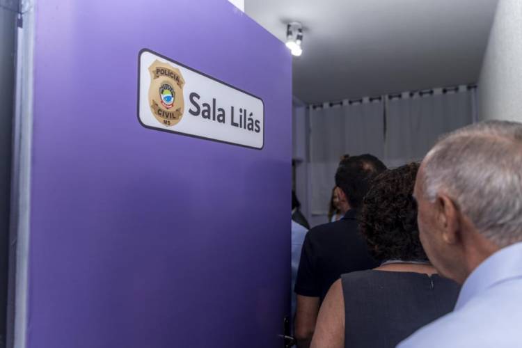 VEREADORES PRESTIGIAM INAUGURAÇÃO DA 70ª SALA LILÁS DE MATO GROSSO DO SUL EM TRÊS LAGOAS
