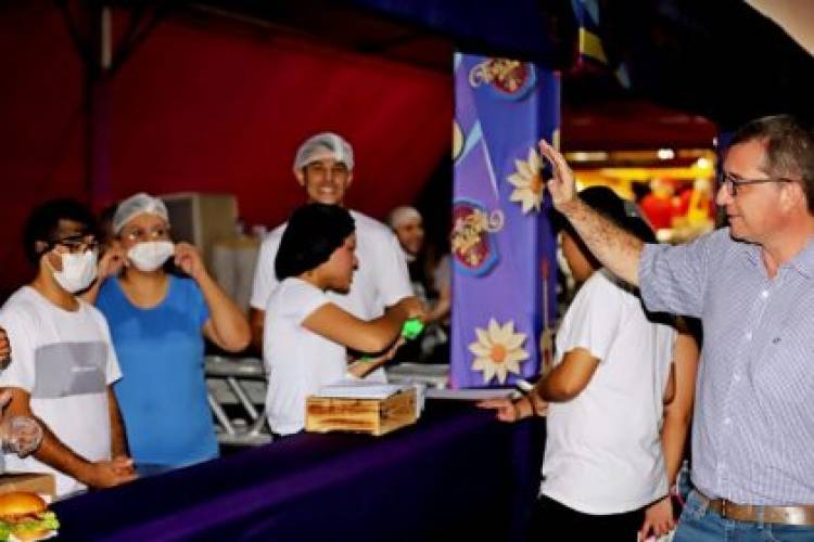 Prefeitura abre consulta a associações e instituições para comercialização de alimentos na Festa do Folclore